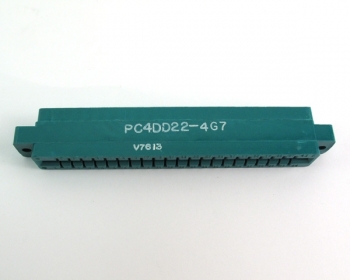 Burndy PC4DD22-4G7 Electrical Connector Receptacle 