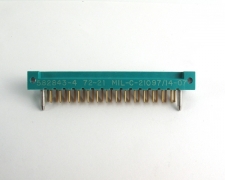 AMP 582843-4 Two-Piece Printed Circuit Edge Connector