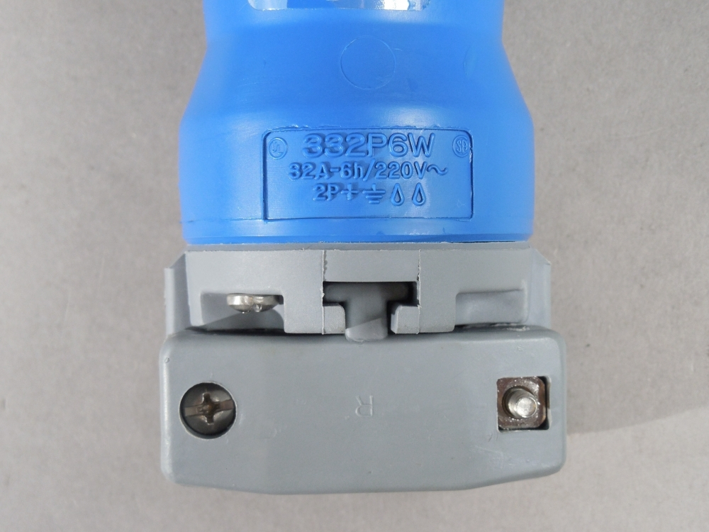 Details about   Hubbell HBL332R6W Pin & sleeve receptacle watertight 32A 240VAC 2 pole 3 wire 